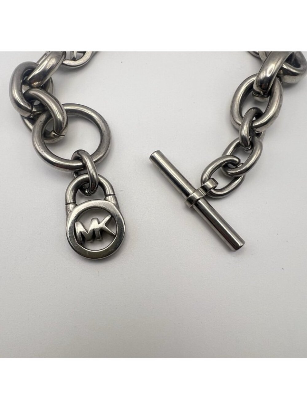 Michael Kors MK Logo Padlock Silver Tone Chunky Link Chain Toggle Bracelet 8" - Picture 3 of 12